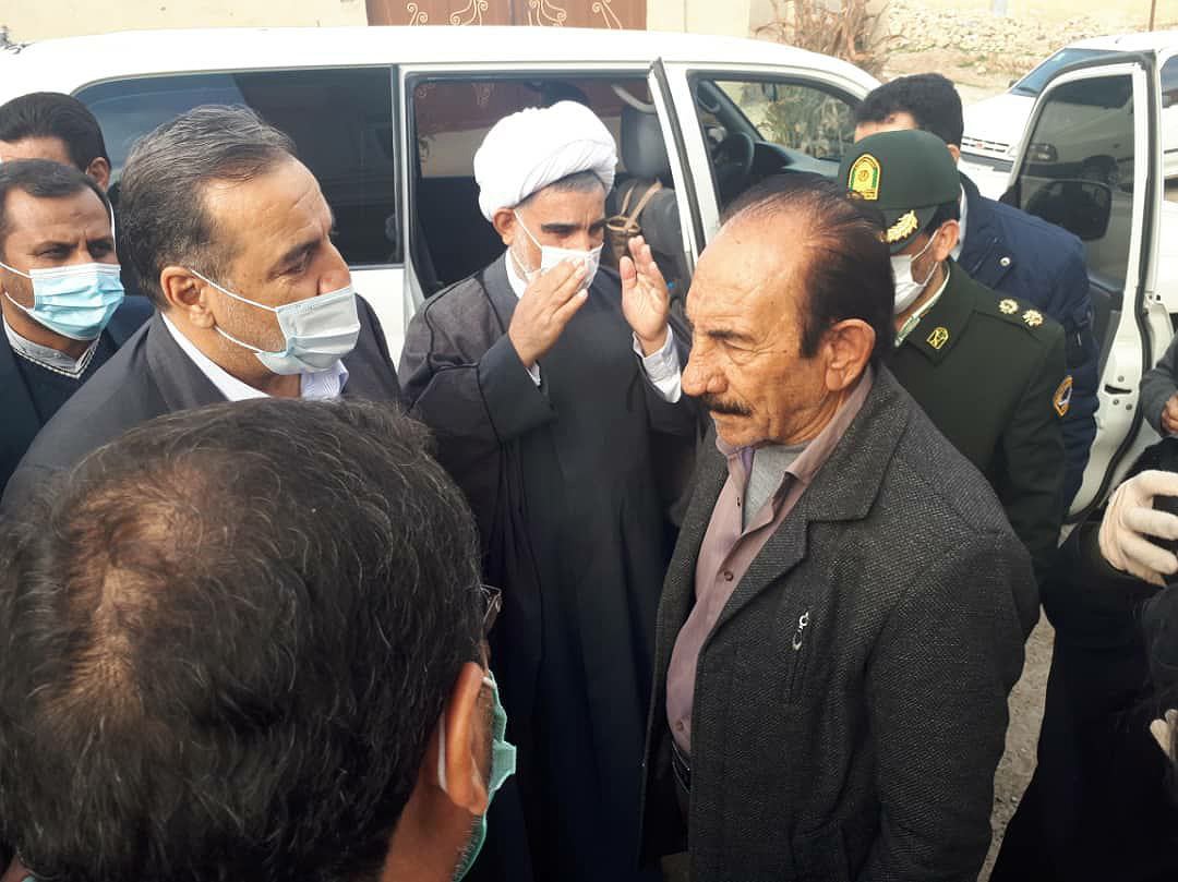 دیدار استاندار ایلام با پدر شهید مدافع حرم در شهرستان دره‌شهر