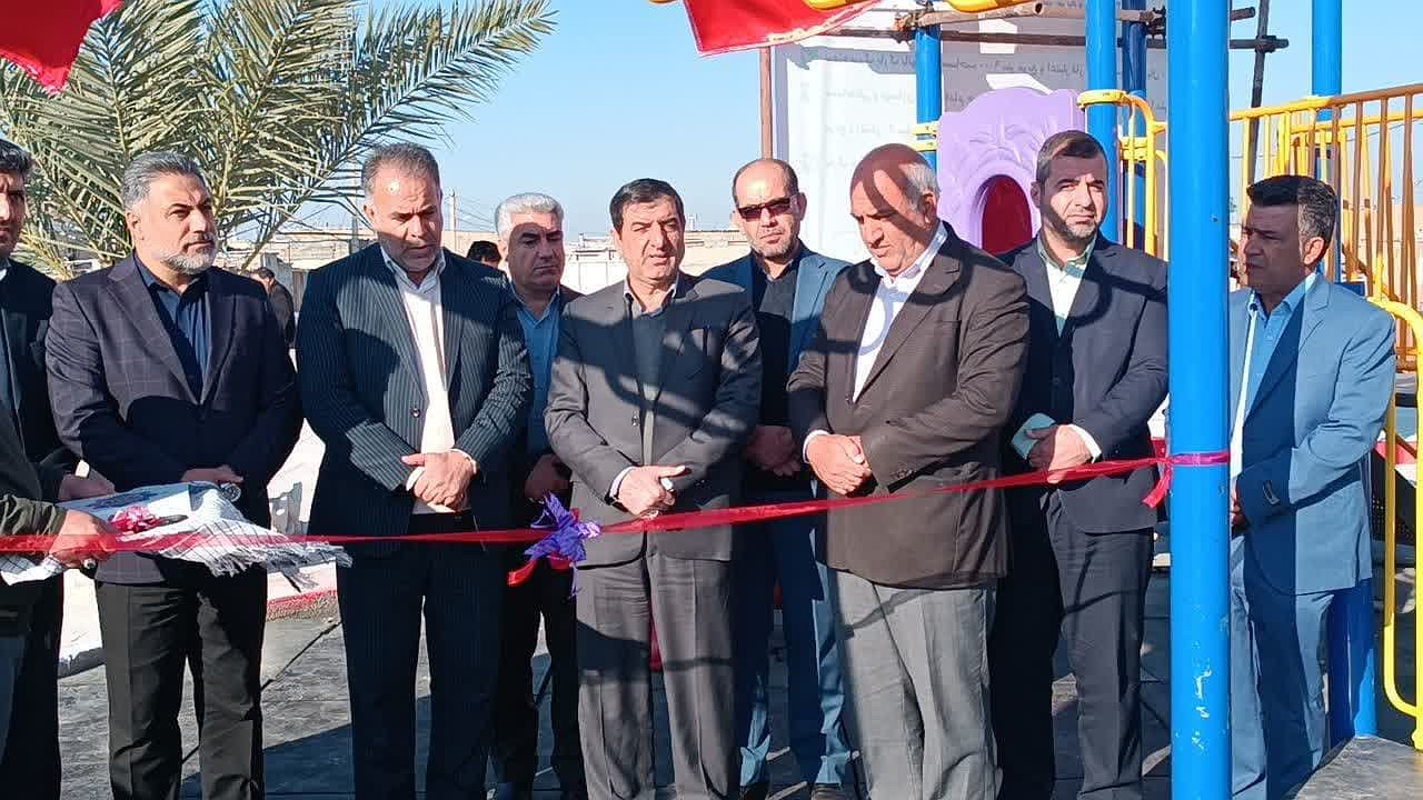✔️ پارک‌های محله‌ای نخل و زیتون در دو محله‌ی شهر مهران به بهره‌برداری رسید