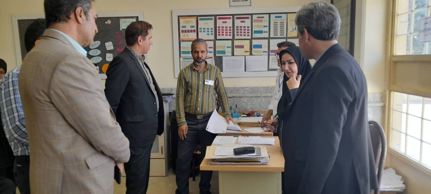 بازدید فرماندار سیروان از حوزه‌های امتحانات نهایی؛ تأکید بر تأمین آرامش و فراهم‌سازی شرایط مطلوب برای دانش‌آموزان