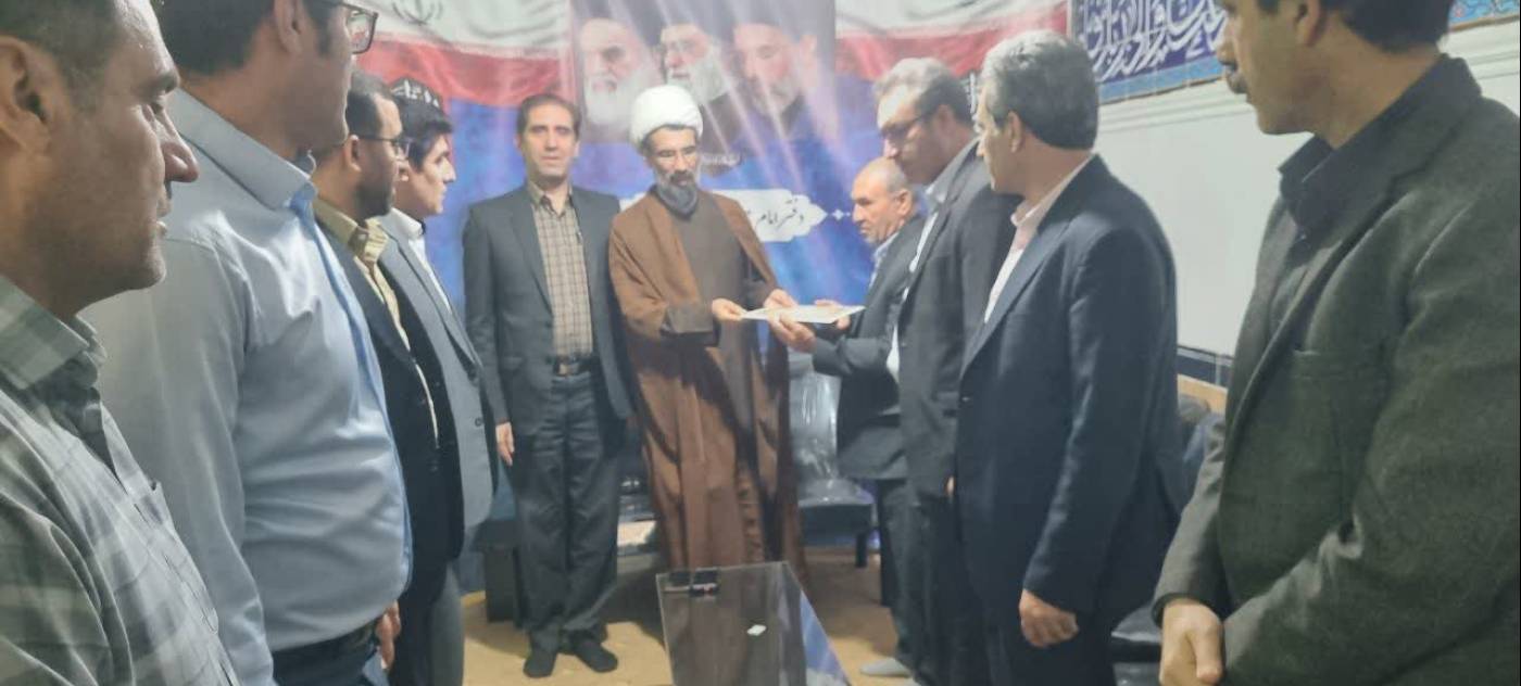 با انتصاب مسئول هیئت رزمندگان اسلام کارزان؛ فرماندار بر وحدت، دشمن‌شناسی و اطلاع‌رسانی خدمات دولت تأکید کرد