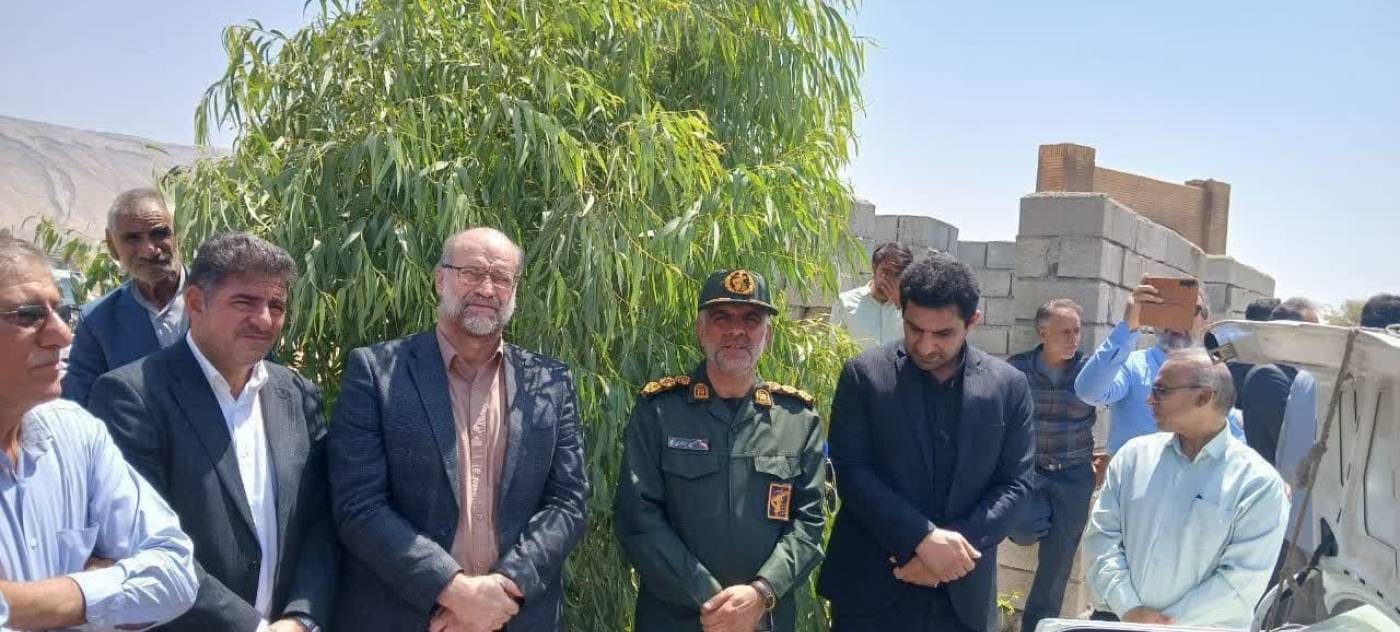  حضور دکتر افشین کریمی معاون توسعه مدیریت و منابع استانداری در مراسم تشییع پیکر شهید مدافع وطن