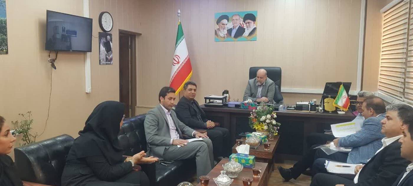 دیدار مدیرکل تامین اجتماعی استان و هیات مدیره باشگاه فوتبال زنان پالایشگاه گاز استان با معاون استاندار ایلام