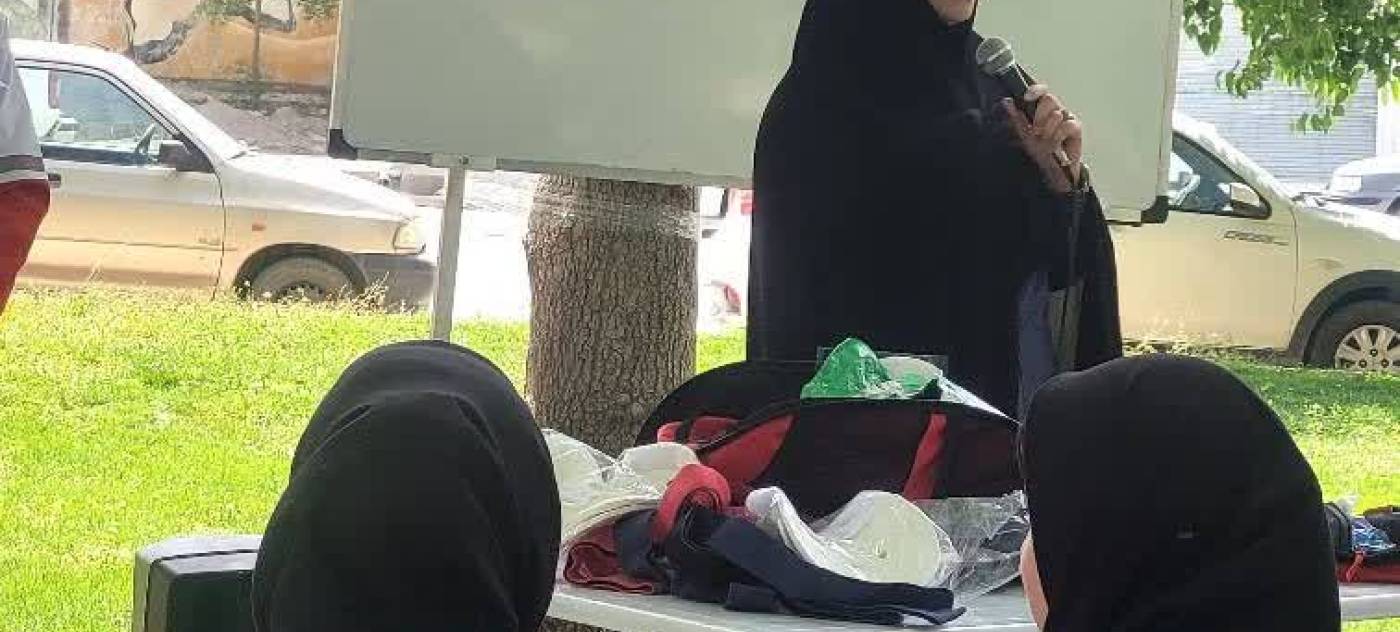 *حضور صفورا جستجو؛مدیرکل امور بانوان و خانواده استانداری ایلام در دوره بازآموزی امداد و نجات مربیان جمعیت هلال احمر استان *