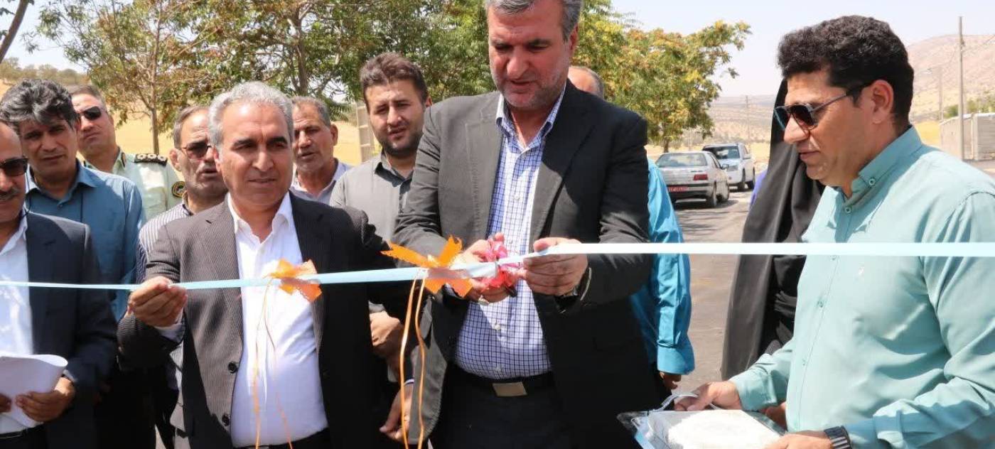  ۲۰ هزار مترمربع از معابر ۶ روستای شهرستان ایوان آسفالت شد