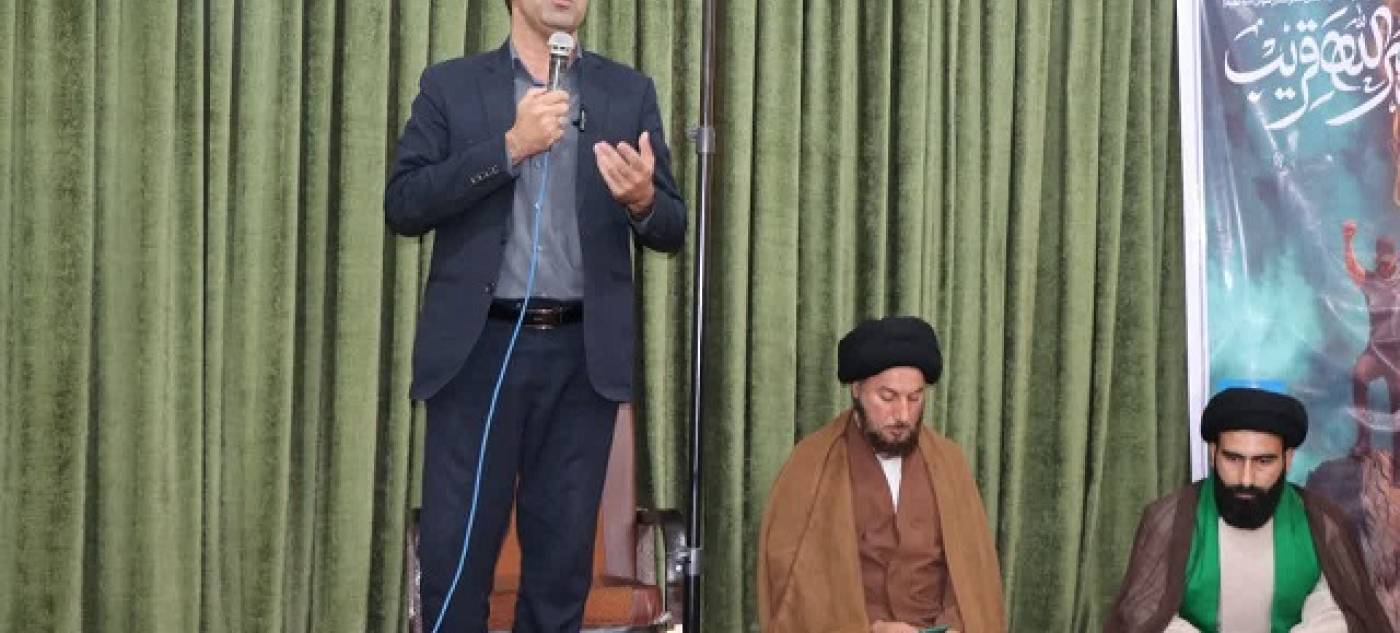 فرماندار ملکشاهی در جمع بزرگان و معتمدین شهرستان  نقش بزرگان در کاهش نزاع‌ها، طلاق، خودکشی و آسیب‌های اجتماعی انکارناپذیر است