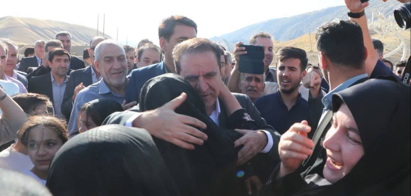 استقبال باشکوه آبدانانی‌ها از استاندار ایلام/ استاندار ایلام در حلقه مهر و محبت سرزمین مادری
