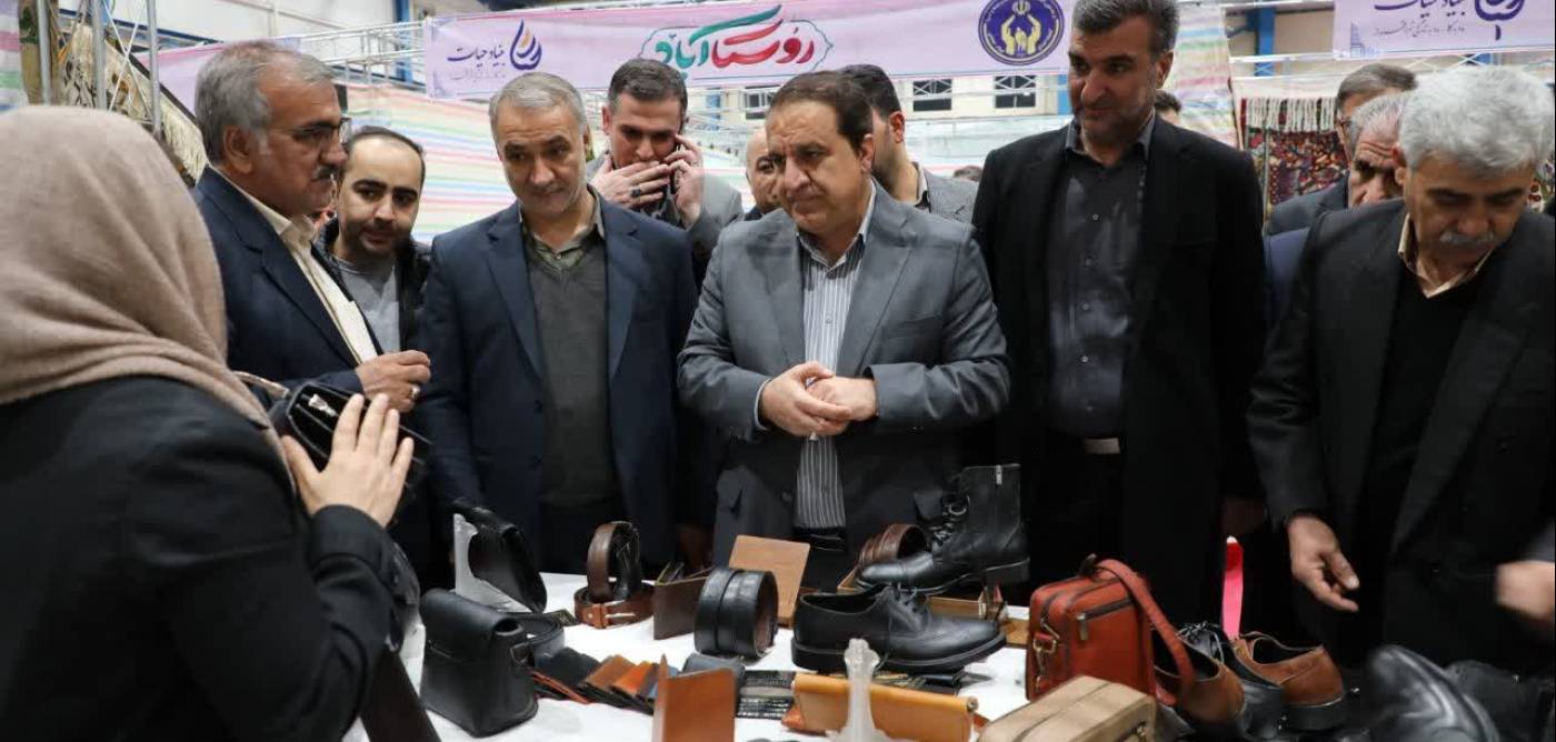  بازدید استاندار ایلام از نمایشگاه روستا آباد