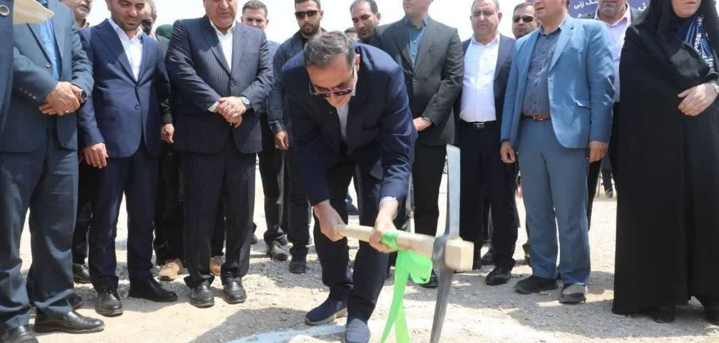  عملیات اجرایی نیروگاه خورشیدی ۲۰ مگاواتی پارکینگ اربعین مهران آغاز شد