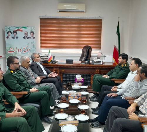 دیدار فرمانده سپاه ناحیه ایوان با فرماندار به مناسبت هفته دولت