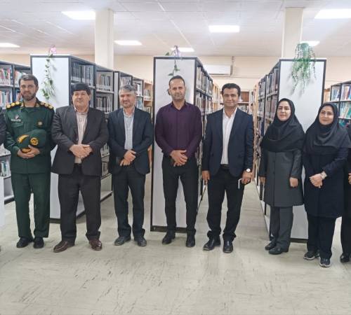بازدید فرماندار مهران از نمایشگاه دفاع مقدس