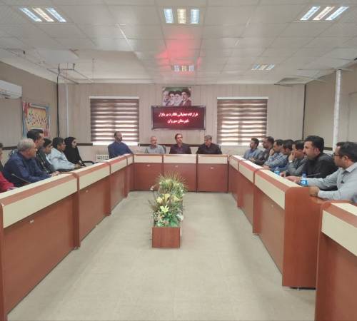 فرماندار سیروان: با هیچ کوتاهی و تخلفی در بازار مماشات نمی‌کنیم / جنگ اقتصادی با اقدام عملیاتی و میدانی مدیریت می‌شود