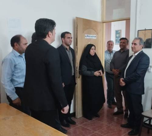 بازدید سرزده فرماندار ایوان از اداره منابع طبیعی شهرستان