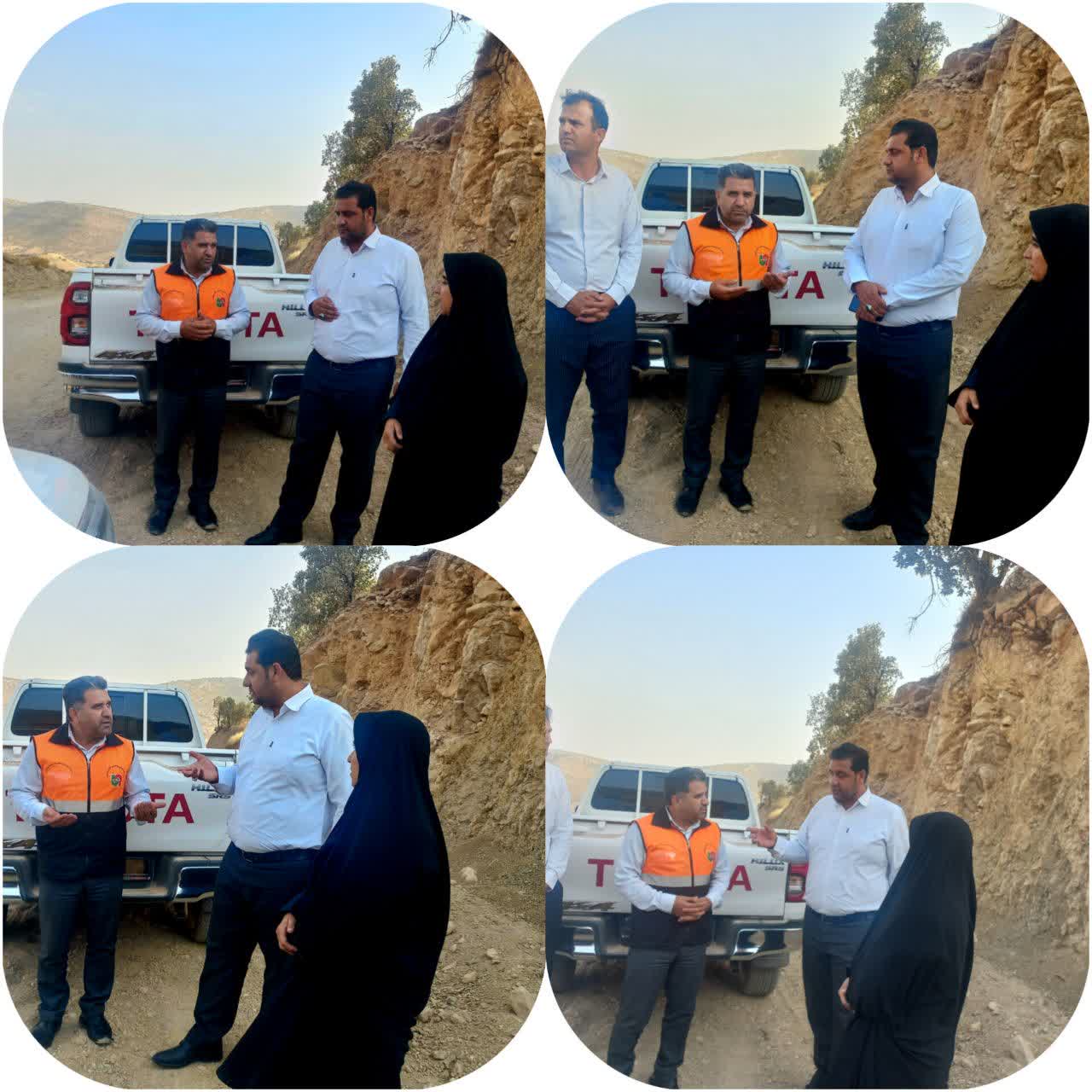 بازدید از پروژه جاده شله کش به گزارش روابط عمومی فرمانداری شهرستان چرداول، روز یکشنبه ۹ شهریورماه ۱۴۰۴ مهندس محمد گراوند فرماندار چرداول به همراه خانم دکتر فلاحی نماینده مردم در مجلس، بخشدار زاگرس، مدیر راهداری و جمعی از مسئولان از پروژه احداث جاده شلهکش بازدید کردند. این بازدید با هدف بررسی روند اجرای پروژه، تسریع در تکمیل آن و تأکید بر رعایت اصول فنی و ایمنی انجام گرفت. روابط عمومی فرمانداری شهرستان چرداول ایتا: eitaa.com/chardavolfarmandari تلگرام: t.me/farmandarichardavolilam